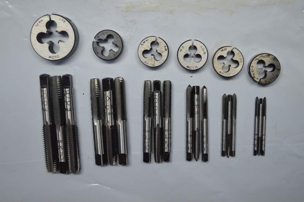 TAP DIE SET METRIC MM CARBON STEEL M3 M4 M5 M6 M8 M10 M12-6 SIZE TAPS AND DIES