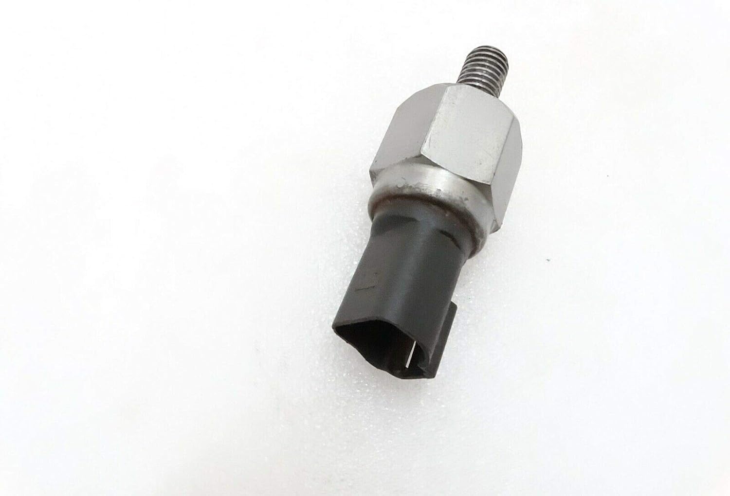 Royal Crusaders JCB 3CX Oil Pressure Switch For JCB Engine (Part No. 320/04046)