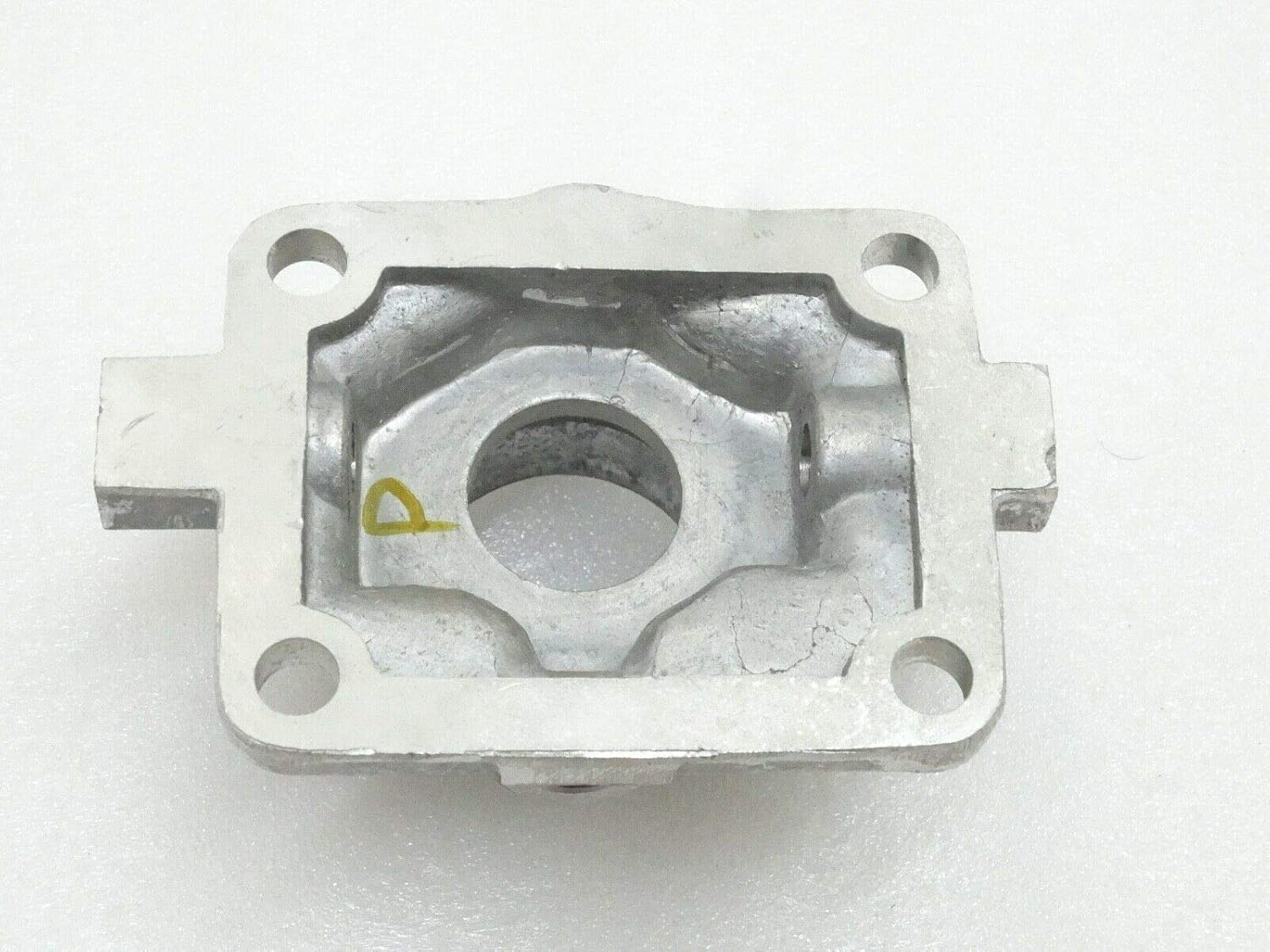 Suzuki Gypsy SJ413 Gear Shifter Casing And Bolt (Carburettor/mpfi)