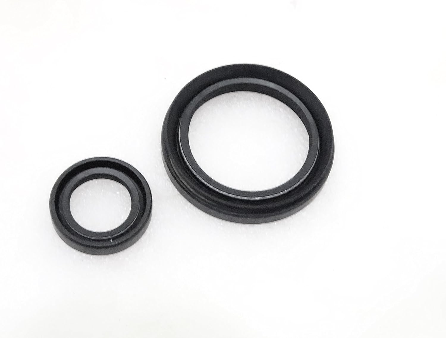 Royal Crusaders SUZUKI SJ410 SJ413 SAMURAI GYPSY FRONT AXLE SEAL RUBBER SET OF 2