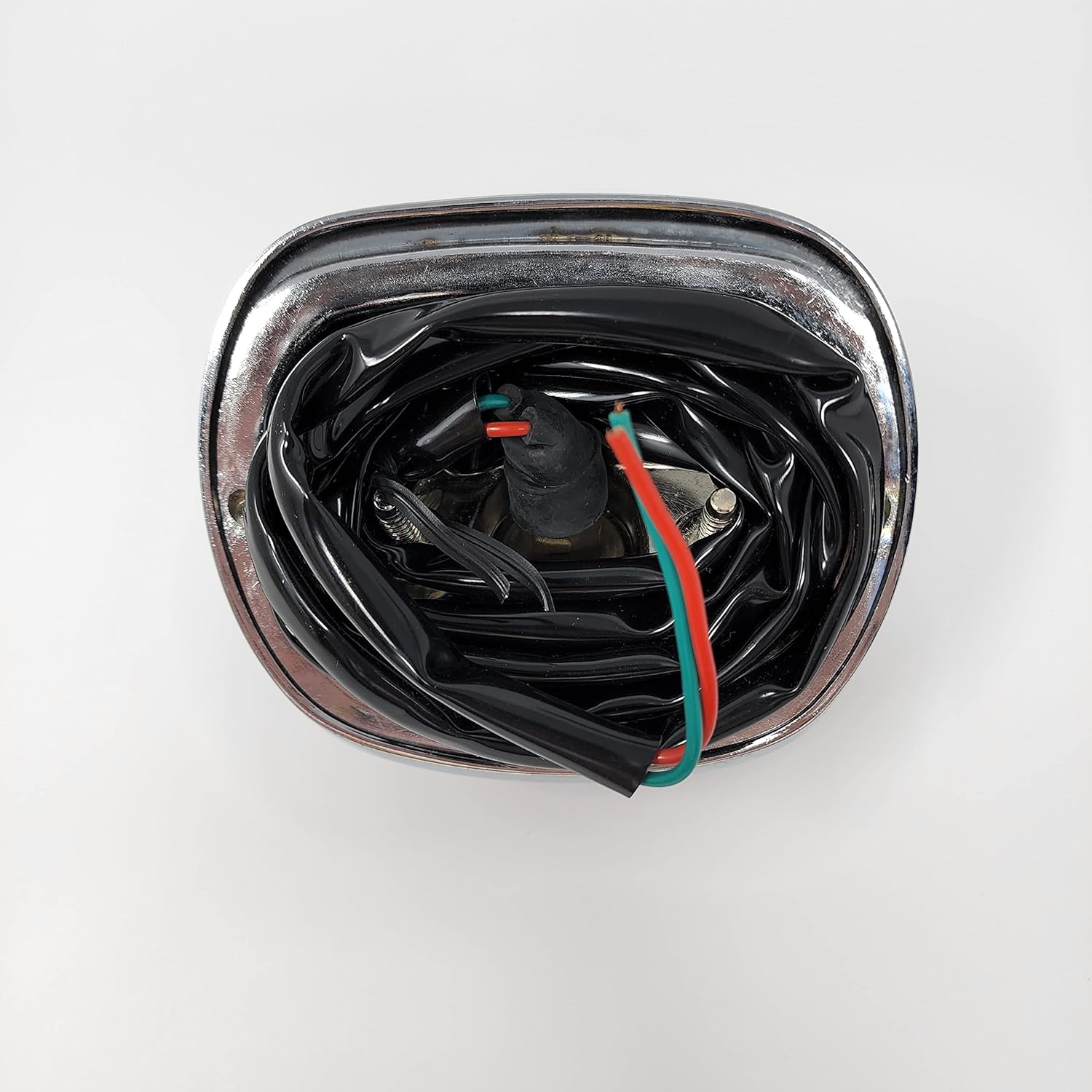 Chromed Tail Light Assembly. Replaces Harley Davidson 68008-73A Big Twin 1973 +